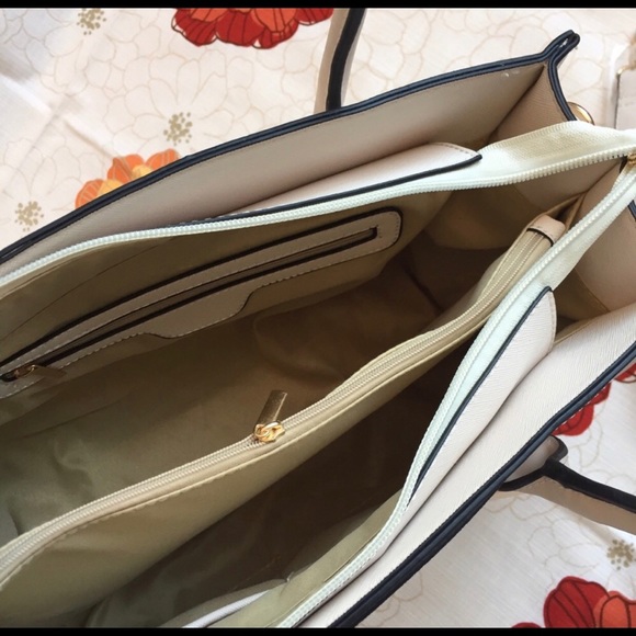 PINK PURSE 💗💗 - Picture 3 of 6